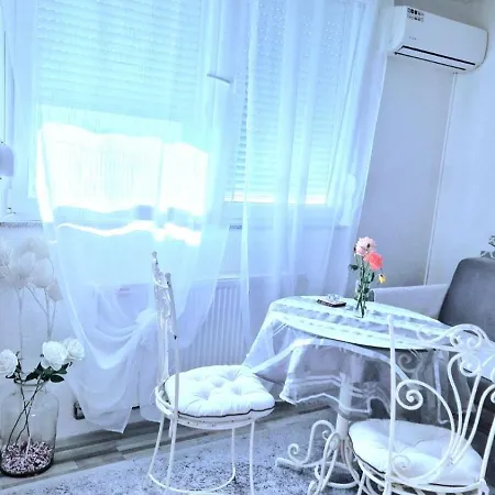 アパート Sekulic ドボイ